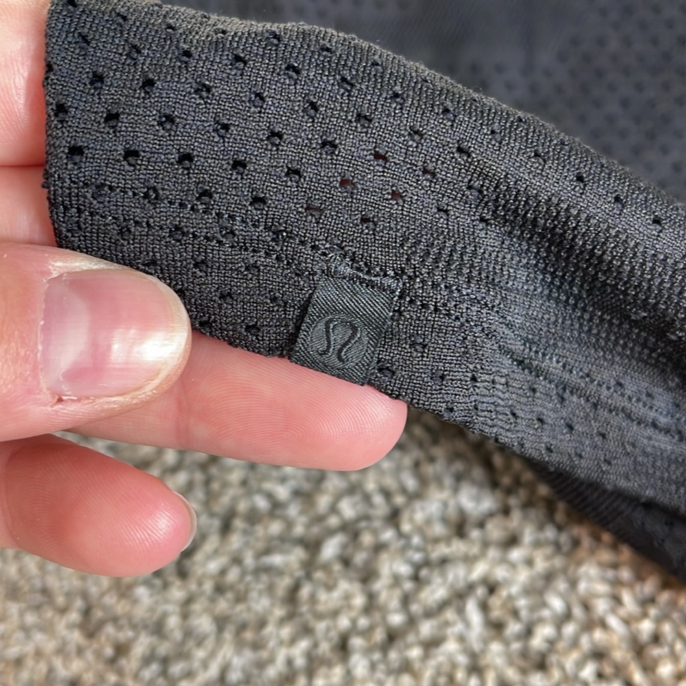 Lululemon tee - Picture 2 of 2